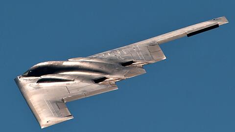 Die schwere Bombe vom Typ GBU-57 kann nur von B-2-Tarnkappenbombern der US-Luftwaffe abgeworfen werden.