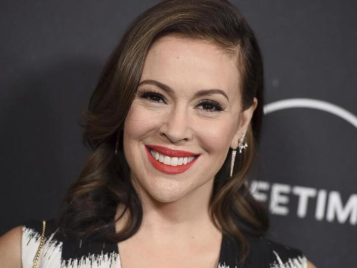 Schauspielerin Alyssa Milano kommt 2018 zur Veranstaltung "Variety's Power of Women". In den vergangenen Monaten hatte die Schauspielerin durch ihre Covid-19-Erkrankung nicht so viel zu lachen.