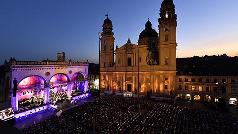 Eine laue Sommernacht und Klassik: Ein Konzert am Odeonsplatz in Zeiten vor Corona.