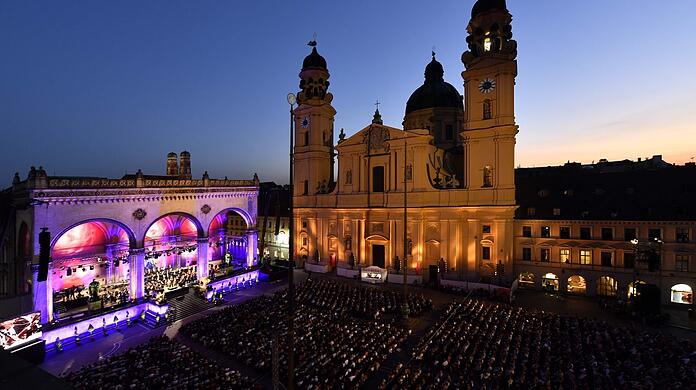 Eine laue Sommernacht und Klassik: Ein Konzert am Odeonsplatz in Zeiten vor Corona.