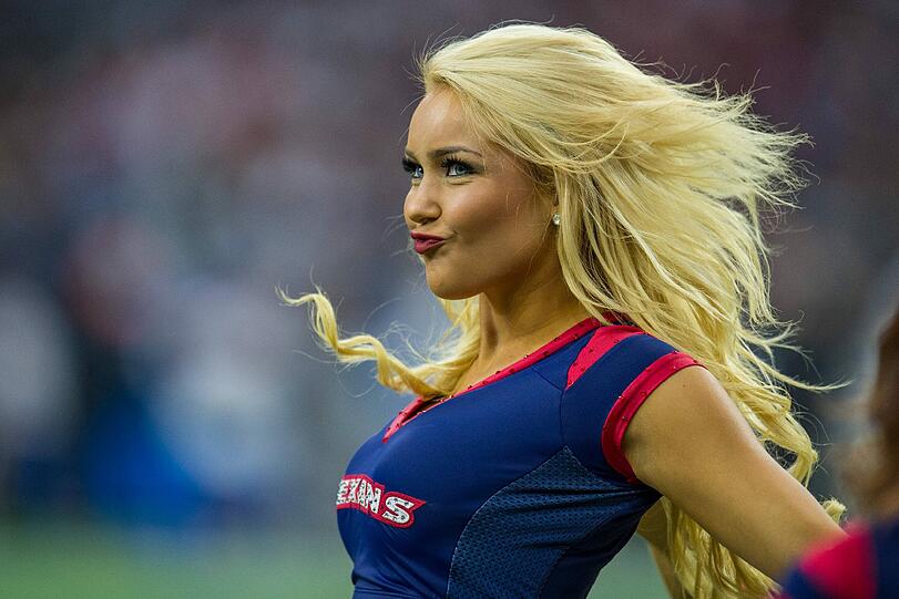 Der 50. Super Bowl zwischen den Denver Broncos und den Carolina Panthers steht an: In unserer Bilderstrecke zeigen wir schonmal die Cheerleader der NFL. Viel Spaß beim Durchklicken!