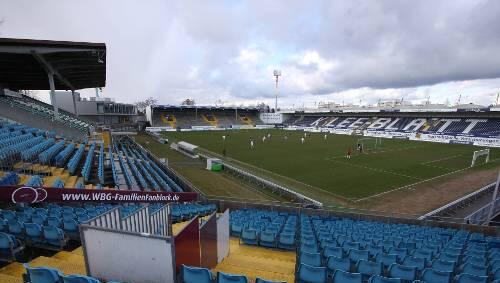 Das Wohnzimmer der Kleeblättler: Im Playmobil-Stadion soll (zwischen dem 8. und 10. Mai) das Derby über die Bühne gehen. Vor 15.000 Zuschauern, davon 4000 Club-Fans. Mehr passen nicht rein. Das Wohnzimmer der Kleeblättler: Im Playmobil-Stadion soll (zwischen dem 8. und 10. Mai) das Derby über die Bühne gehen. Vor 15.000 Zuschauern, davon 4000 Club-Fans. Mehr passen nicht rein.