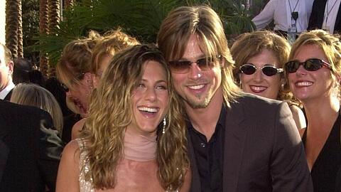 Bei der Emmy-Verleihung 2002 wirkten Jennifer Aniston und Brad Pitt noch richtig glücklich. Drei Jahre später reichte sie die Scheidung ein.