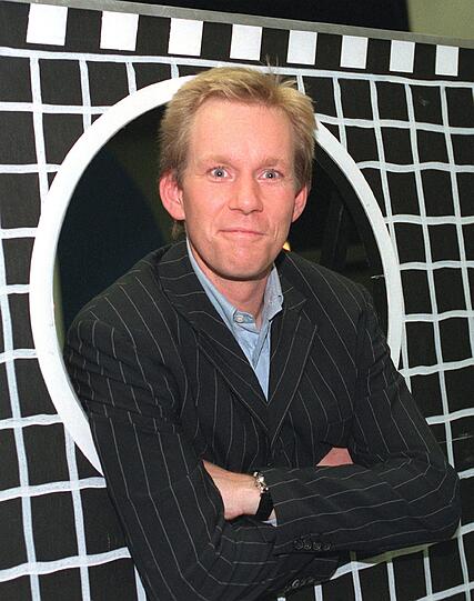 Auch Johannes B. Kerner war Moderator des ZDF-Sportstudios. Mit dabei: die Torwand (1997).