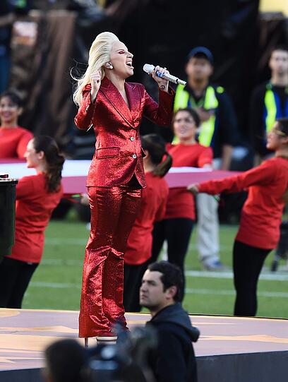 Lady Gaga durfte vor Anpfiff die Nationalhymne der USA singen