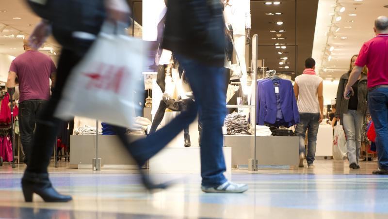 Erneut sorgt der private Konsum für deutlich freundlichere Konjunkturaussichten. Erneut sorgt der private Konsum für deutlich freundlichere Konjunkturaussichten.