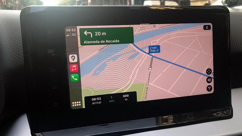 Die Bedienung des Navigationssystems bedarf durchaus einiger Übung.