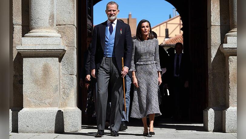 Gut angezogen wie immer: K&ouml;nig Felipe und K&ouml;nigin Letizia von Spanien bei einer Preisverleihung in Madrid.