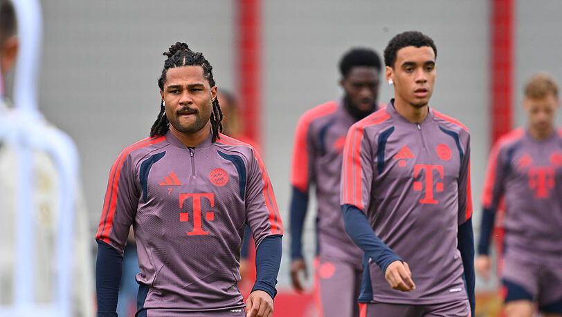 Im Abschlusstraining vor dem Champions-League-Start dabei: Serge Gnabry (l.) und Jamal Musiala.