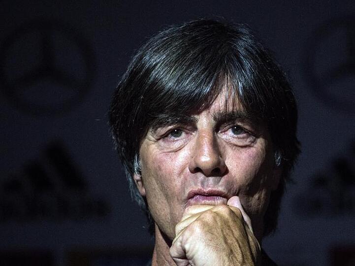 Im ersten Spiel des Jahres trifft Bundestrainer Joachim Löw mit seinem Team auf Serbien.