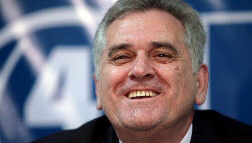 Hat gut Lachen: der serbische Oppositionsführer Tomislav Nikolic Hat gut Lachen: der serbische Oppositionsführer Tomislav Nikolic