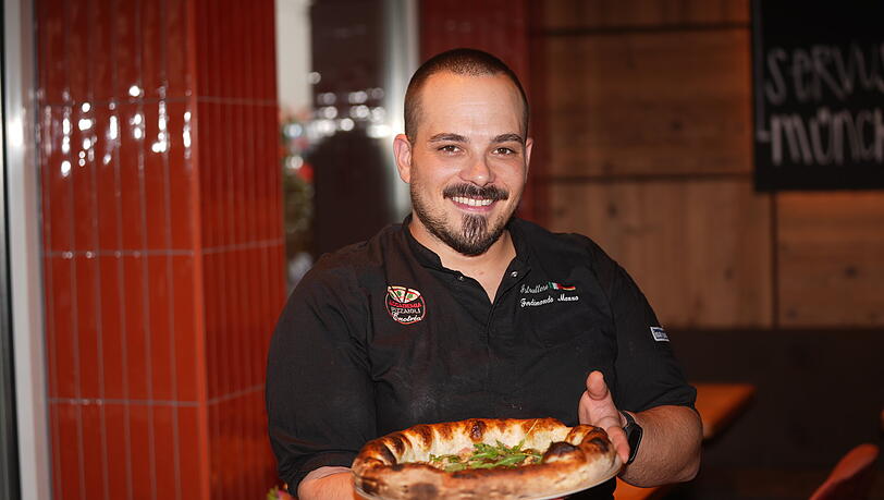 Der pr&auml;mierte Pizzab&auml;cker Ferdinando Manna bringt sein Know-how jetzt nach M&uuml;nchen.