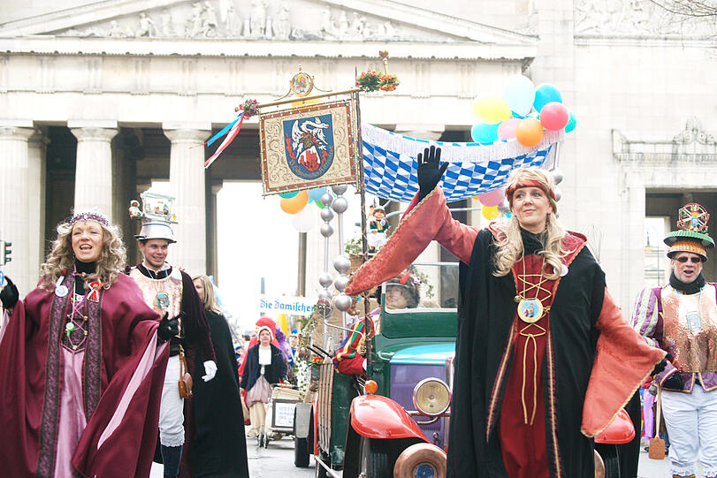 Die Münchner Faschingsumzüge am Königs- und Odeonsplatz.