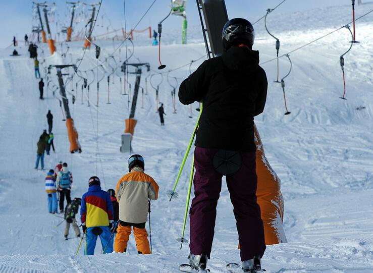 Die Skisaison ist in Deutschland eröffnet. Nicht nur in Feldberg (Baden-Württemberg) freuten sich die Freunde des Wintersport über weiße Pisten.