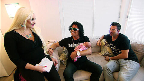 Rückblick: Daniela, Costa und Lucas mit Baby Sophia