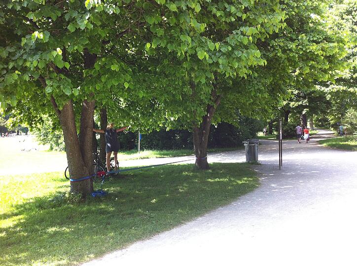 Und nochmal ein Versuch auf der Slackline