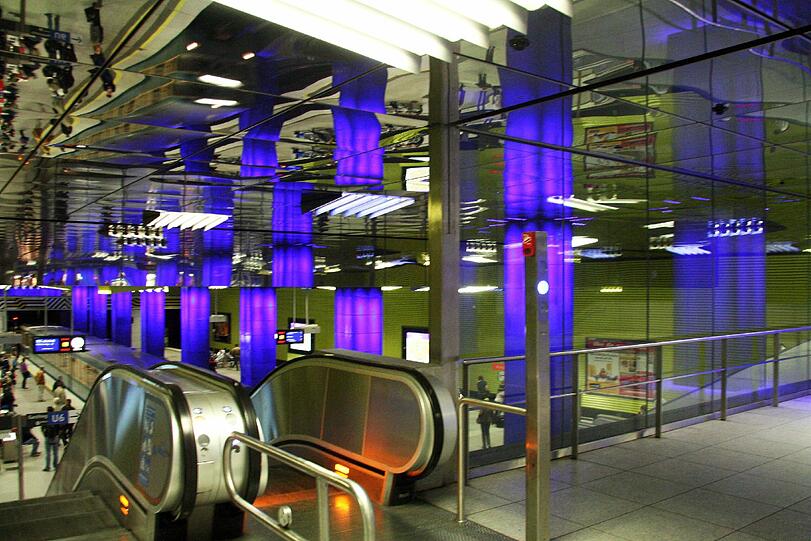 Kabelbrand an der Münchner Freiheit. Sperrung auf den U-Bahn-Linien 3 und 6. (Symbolbild)