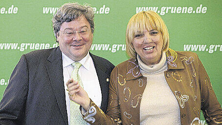 Ende einer Doppelspitze: Der Realo Reinhard Bütikofer und die Linke Claudia Roth wollen sich bald trennen. Ende einer Doppelspitze: Der Realo Reinhard Bütikofer und die Linke Claudia Roth wollen sich bald trennen.