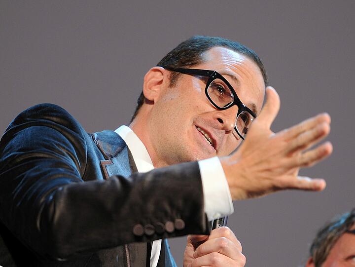 Und auch der US-Regisseur und Jury-Präsident Darren Aronosky ("Black Swan") begrüßt das gespannte Publikum.