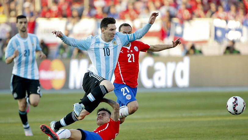 Lionel Messi verlor mit Argentinen das "Copa América"-Finale gegen Chile Lionel Messi verlor mit Argentinen das "Copa América"-Finale gegen Chile