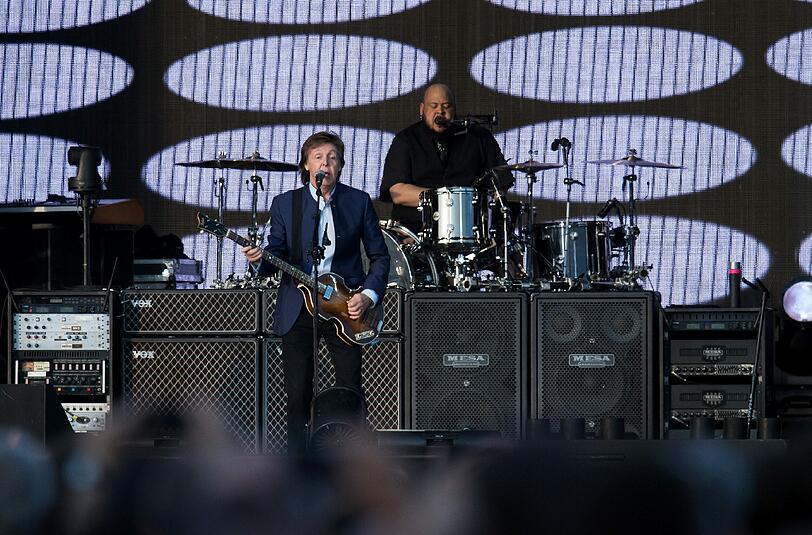 Paul McCartney spielte im Olympiastadion. Sehen Sie hier die besten Bilder vom Auftritt des 74-Jährigen.