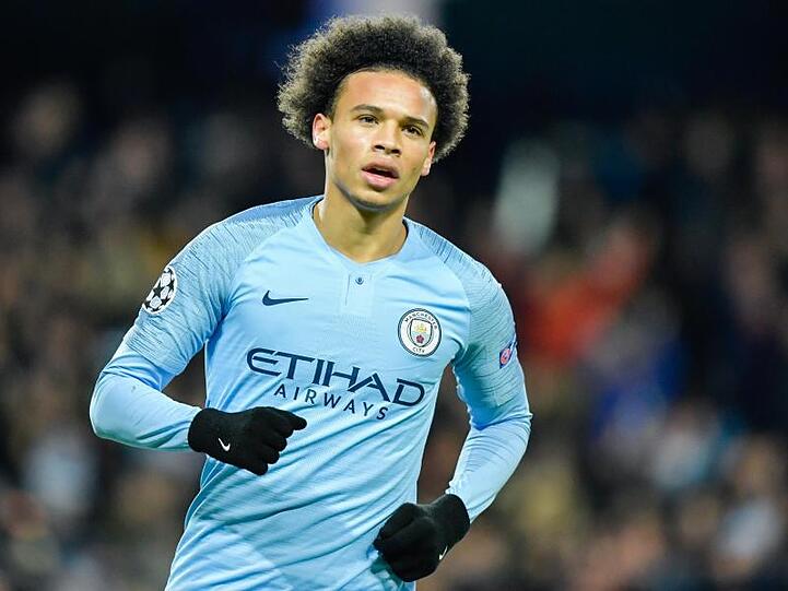 Fußballer Leroy Sane von Manchester City in Aktion. Foto: Uwe Anspach/Archiv