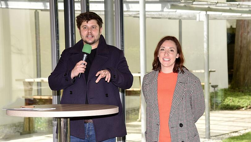 Sebastian Fritz und Christl Sittenauer von Ensemble der Lach- und Schießgesellschaft. Sebastian Fritz und Christl Sittenauer von Ensemble der Lach- und Schießgesellschaft.