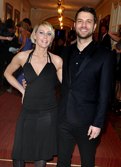 Schaulaufen der Promis bei den Gala SPA Awards in Baden-Baden: Benjamin Adrion mit Ehefrau Hannah.
