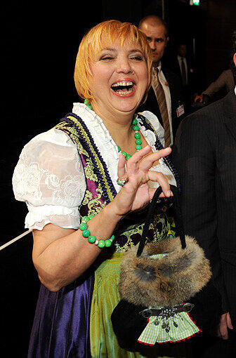 Claudia Roth (Grüne) lässt sich hingegen gern im Dirndl blicken.