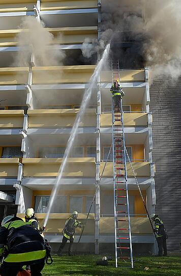Das Feuer war im 3. Stock des achtstöckigen Gebäudes ausgebrochen.