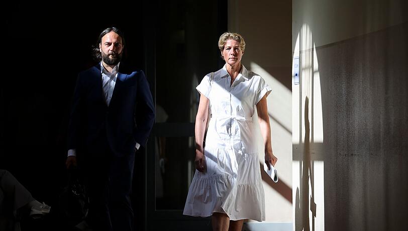 Christina Block und ihr Anwalt Ingo Bott auf dem Weg ins Gericht. Christina Block und ihr Anwalt Ingo Bott auf dem Weg ins Gericht.