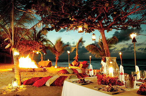 Barbecue unter Palmen auf den Virgin Islands, Foto: PR