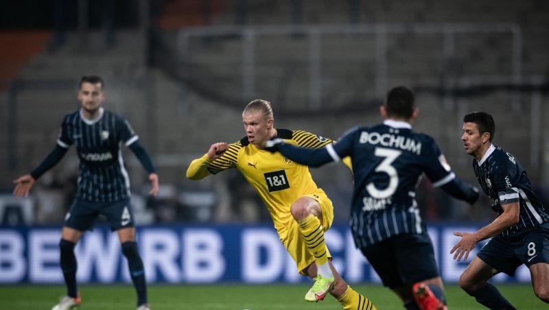 Die Dortmunder um Erling Haaland (2.v.l.) taten sich in Bochum schwer.