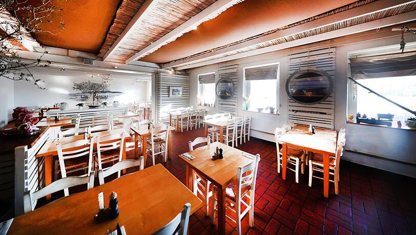 Griechenland? Englschalking! Blick in die Taverne Pyrsos, für deren Erhalt gerade viele Münchner kämpfen.