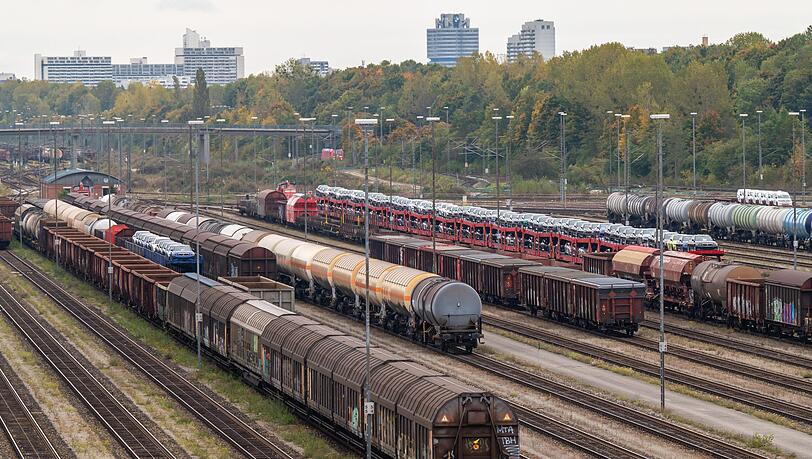 Die Sperrung hatte gro&szlig;e Auswirkungen auf den Zugverkehr. (Symbolbild)