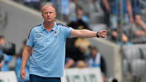 Sieht Bedarf im Sturm: Löwen-Trainer Torsten Fröhling kann sich vorstellen, noch einen vertragslosen Angreifer zu holen.