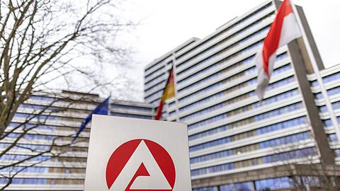 Die Zahl der Arbeitslosen sinkt im April leicht (Archivbild).