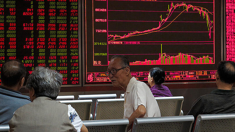 Der Composite Index in Shanghai legte am Freitag um mehr als drei Prozent zu, der Component Index in Shenzhen kletterte bis Handelsschluss sogar um mehr als fünf Prozent. Der Composite Index in Shanghai legte am Freitag um mehr als drei Prozent zu, der Component Index in Shenzhen kletterte bis Handelsschluss sogar um mehr als fünf Prozent.