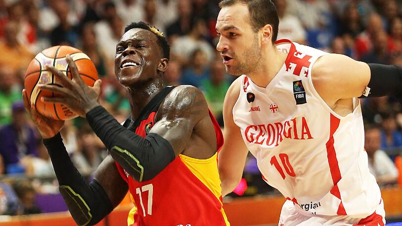 NBA-Profi bei den Atlanta Hawks: Dennis Schröder (li.).