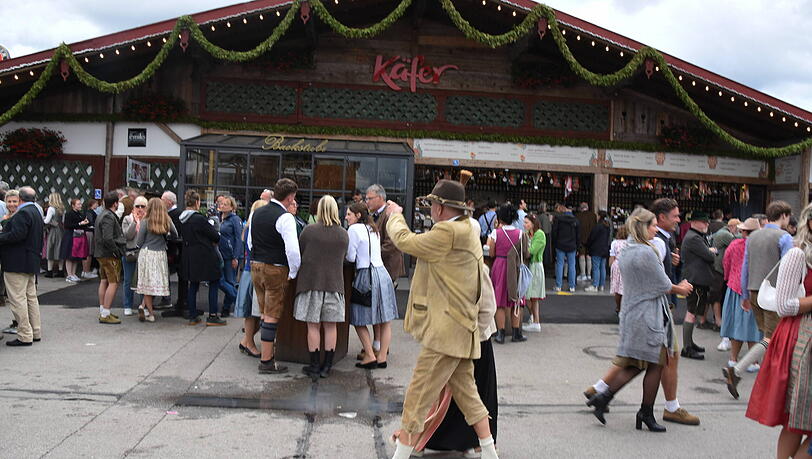 Der beliebteste Promi-Hotspot auf dem Oktoberfest: Käfers Wiesn-Schänke