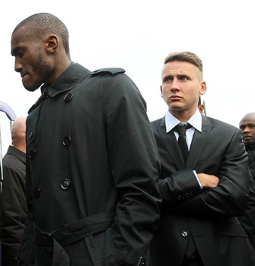 Seine Teamkollegen vom VfL Wolfsburg: Josuha Guilavogui und Paul Seguin