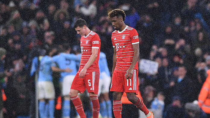 Die Enttäuschung bei den Spielern des FC Bayern ist nach der 0:3-Niederlage gegen Manchester City groß: Kingsley Coman (r.) und Benjamin Pavard.