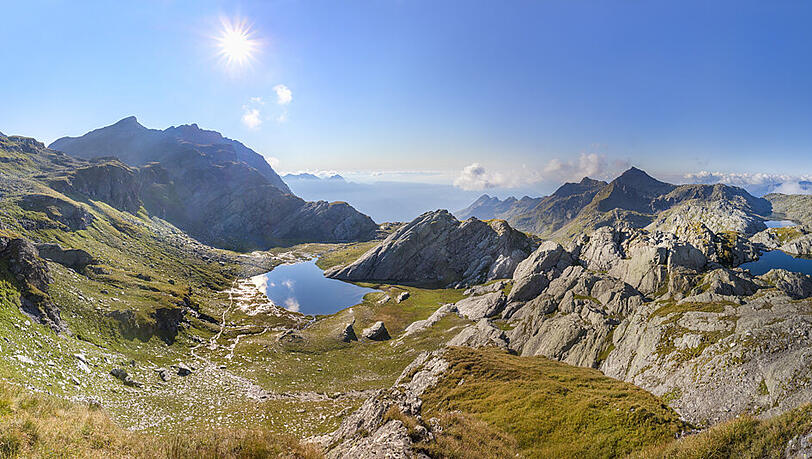 Die Spronser Seen zählen zu den beliebsten Ausflugszielen bei Höhenwanderungen rund um Algund. Die Spronser Seen zählen zu den beliebsten Ausflugszielen bei Höhenwanderungen rund um Algund.