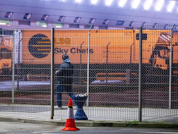 Das Betriebsgelände der Lufthansa Tochter Sky Chefs am Flughafen Frankfurt. Foto: Andreas Arnold/dpa