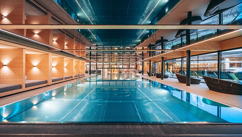 Indoor-Schwimmparadies mit Wohlfühlfaktor. Indoor-Schwimmparadies mit Wohlfühlfaktor.