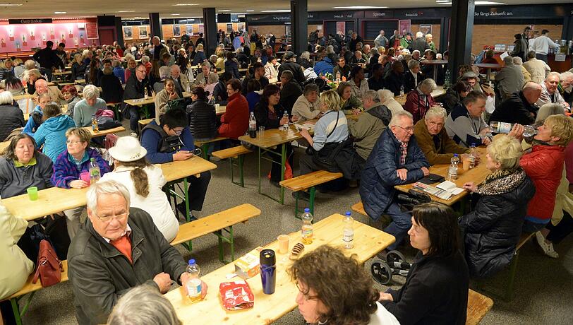 Bombe in Hannover entschärft! 31.000 Menschen aus der Südstadt mussten die Wohnung verlassen. Bilder von der turbulenten Nacht..