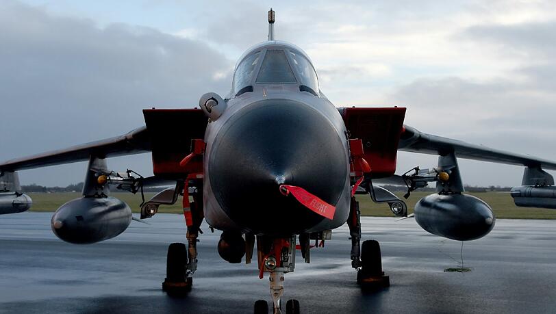 Ein Tornado-Kampfflugzeug der Bundeswehr. Ein Tornado-Kampfflugzeug der Bundeswehr.