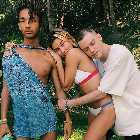 Auch Will Smiths Sohn Jayden (l.) war bei der Poolparty dabei.