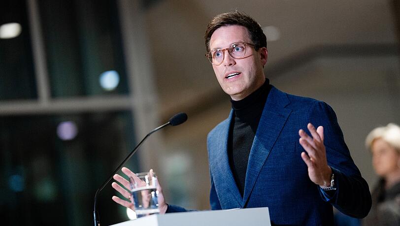 CDU-Landeschef Hagel erkl&auml;rt in einem Statement die Zustimmung zu Sondierungen mit den Gr&uuml;nen.