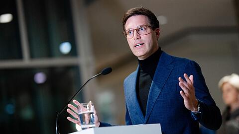 CDU-Landeschef Hagel erkl&auml;rt in einem Statement die Zustimmung zu Sondierungen mit den Gr&uuml;nen.